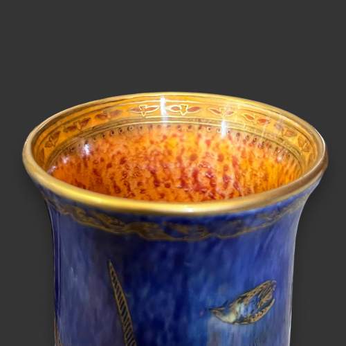 Wedgwood Hummingbird Lustre Vase image-3