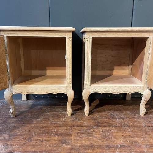 French Rustic Oak Pair of Pot Cupboards image-3