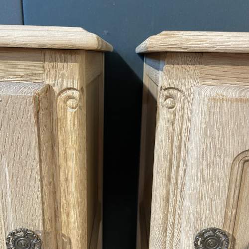 French Rustic Oak Pair of Pot Cupboards image-4