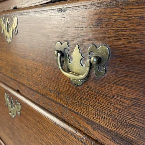 Small Georgian Chest of Drawers image-4