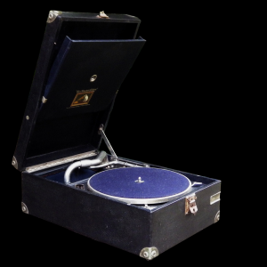 HMV Model 101 Portable Picnic Wind-Up Gramophone