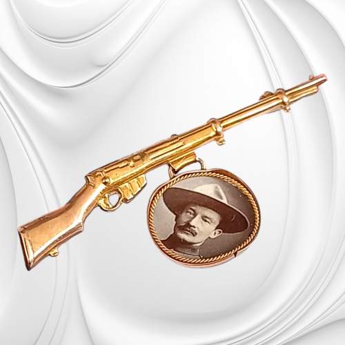 Unusual 9ct Gold Rifle Photo Frame Brooch image-1