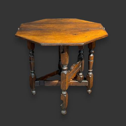 Mid 20th Century Aged Oak Occasional Table image-4