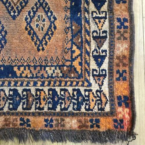 Hand Knotted Persian Shiraz Rug Circa 1960s Abrash image-2