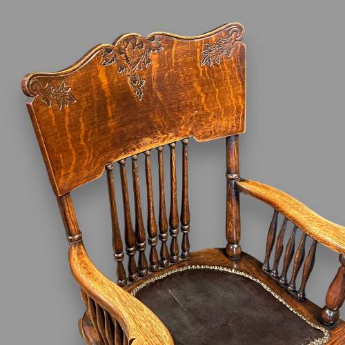19th Century American Rocking Chair image-2