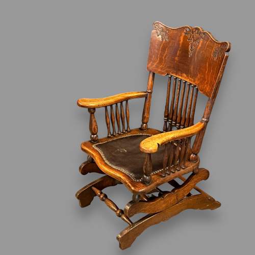 19th Century American Rocking Chair image-6