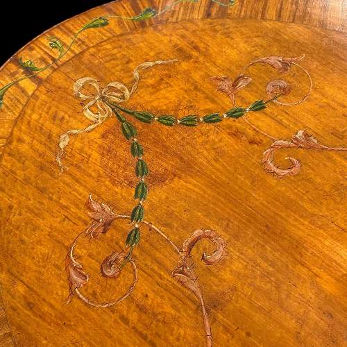 Edwardian Decorative Painted Satinwood Oval Table image-3