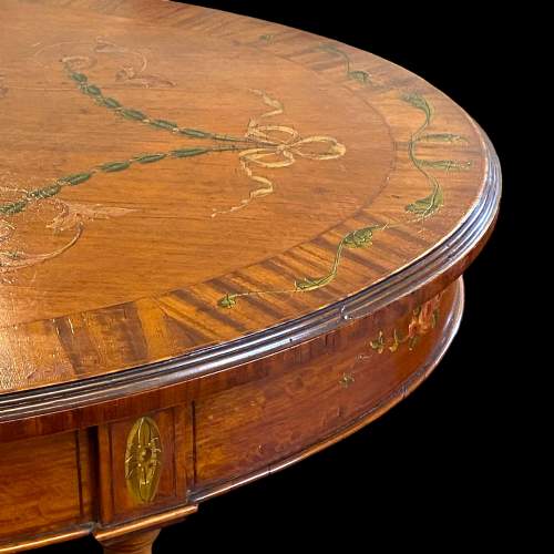 Edwardian Decorative Painted Satinwood Oval Table image-4