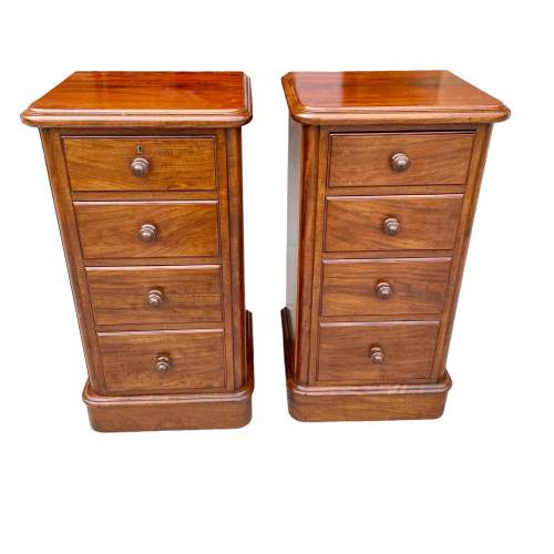 A Pair of Mahogany Bedside Chests image-1