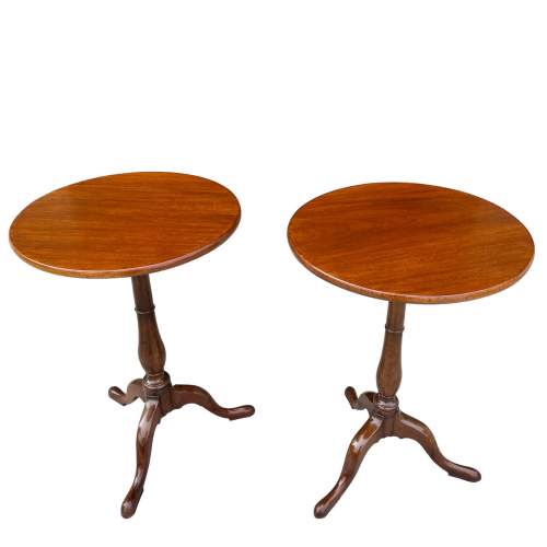 A Pair of Mahogany Occasional Tables image-1
