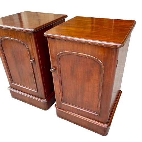 Pair of Bedside Cabinets image-3