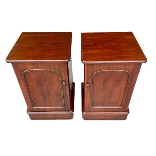 Pair of Bedside Cabinets image-4
