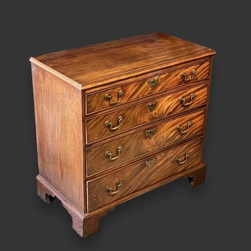 George III Period Small Mahogany Chest of Drawers image-1