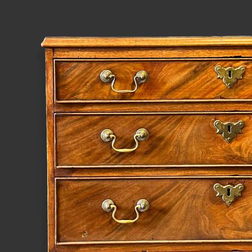 George III Period Small Mahogany Chest of Drawers image-4