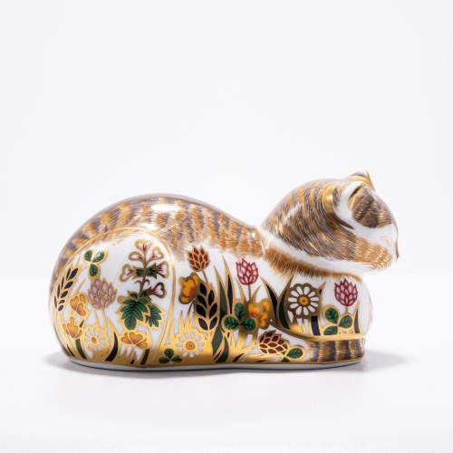 A Royal Crown Derby Cottage Cat Paperweight image-2