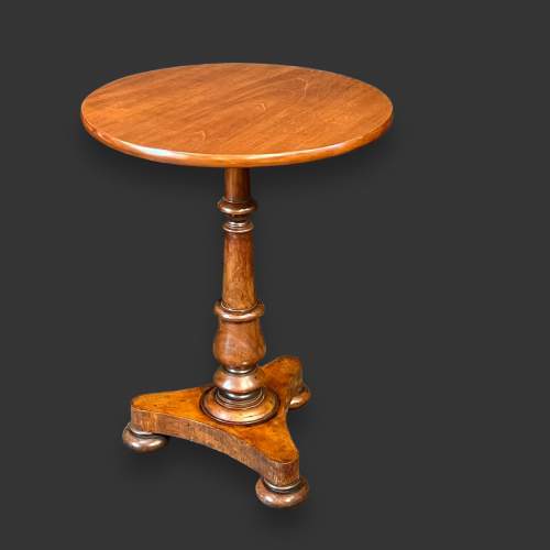 Pair of 19th Century Mahogany Occasional Tables image-4