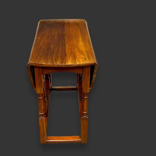 Early 20th Century Mahogany Drop Leaf Table image-4