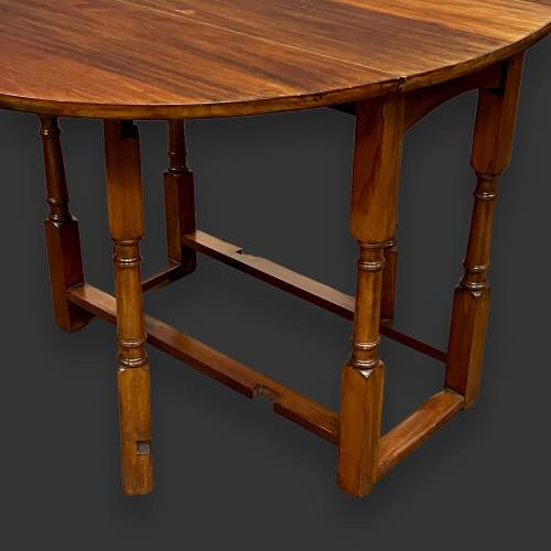 Early 20th Century Mahogany Drop Leaf Table image-6