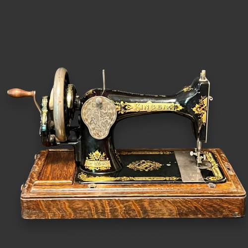 Early 20th Century Singer Sewing Machine image-4