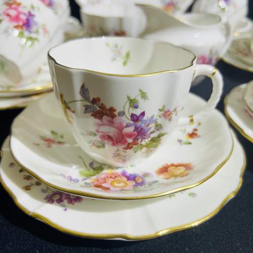 A Royal Crown Derby Posie 21 piece Tea Set image-2