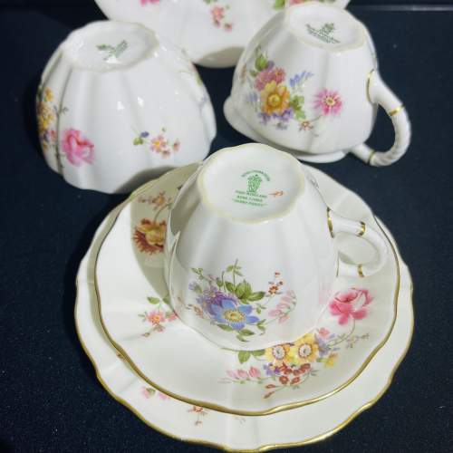 A Royal Crown Derby Posie 21 piece Tea Set image-5