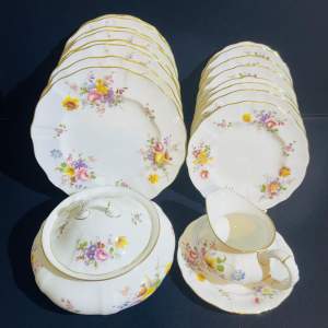 A Royal Crown Derby Posie Dinner Setting for 8 Persons