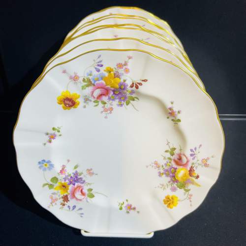 A Royal Crown Derby Posie Dinner Setting for 8 Persons image-4