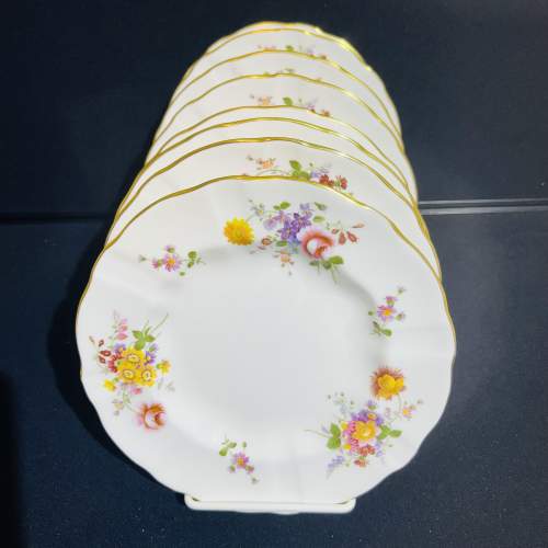 A Royal Crown Derby Posie Dinner Setting for 8 Persons image-6