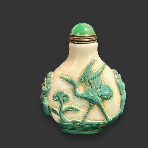 Vintage Chinese Peking Overlay Green Glass Snuff Bottle image-2