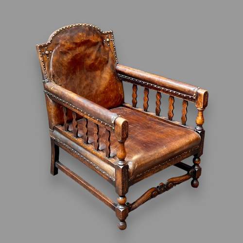 Late 19th Century Carved Oak and Leather Three Piece Suite image-4