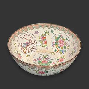 Qing Dynasty Tongzhi Cantonese Hand Enamelled Bowl