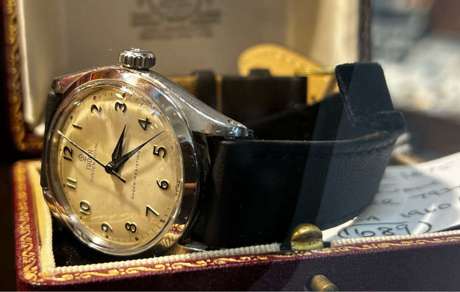 A guide to antique watches and vintage watches