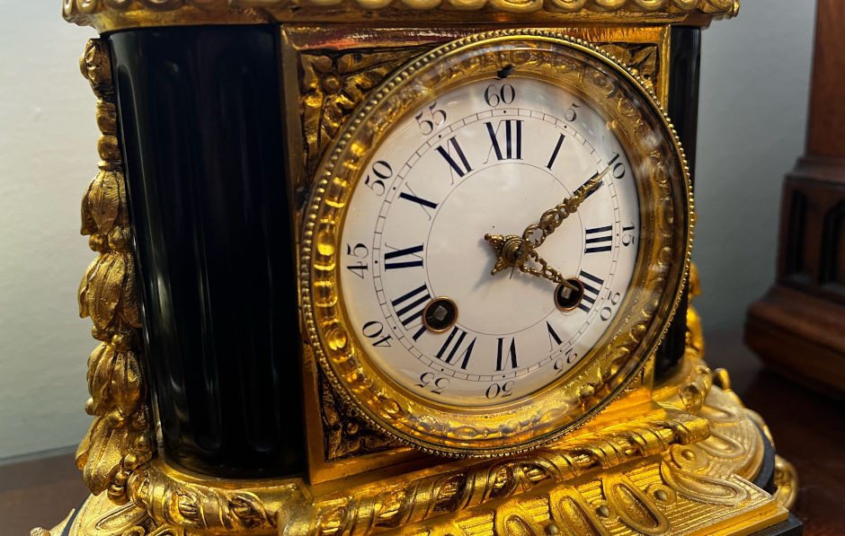 Antique mantel clocks: an antique dealer's guide